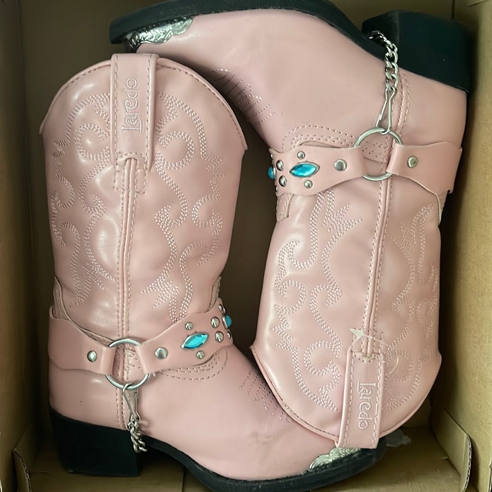 Little pink jeweled cowboy boots. Great for any toddler! Size 9